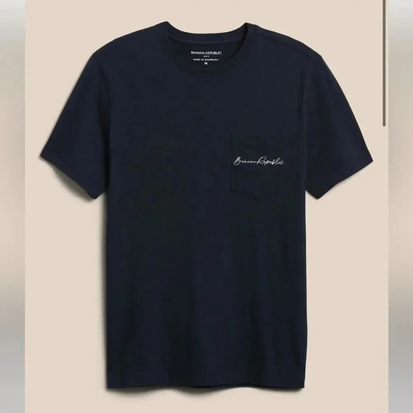 Banana Republic Heritage Pocket T-Shirt - Picture 4 of 13